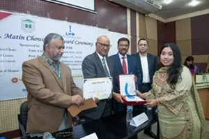 chowdhury-award-3.webp