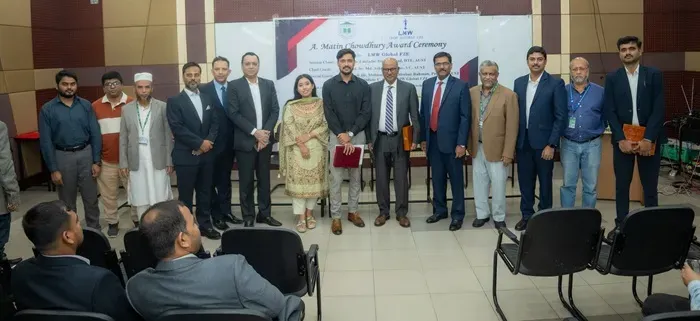 chowdhury-award-4.webp